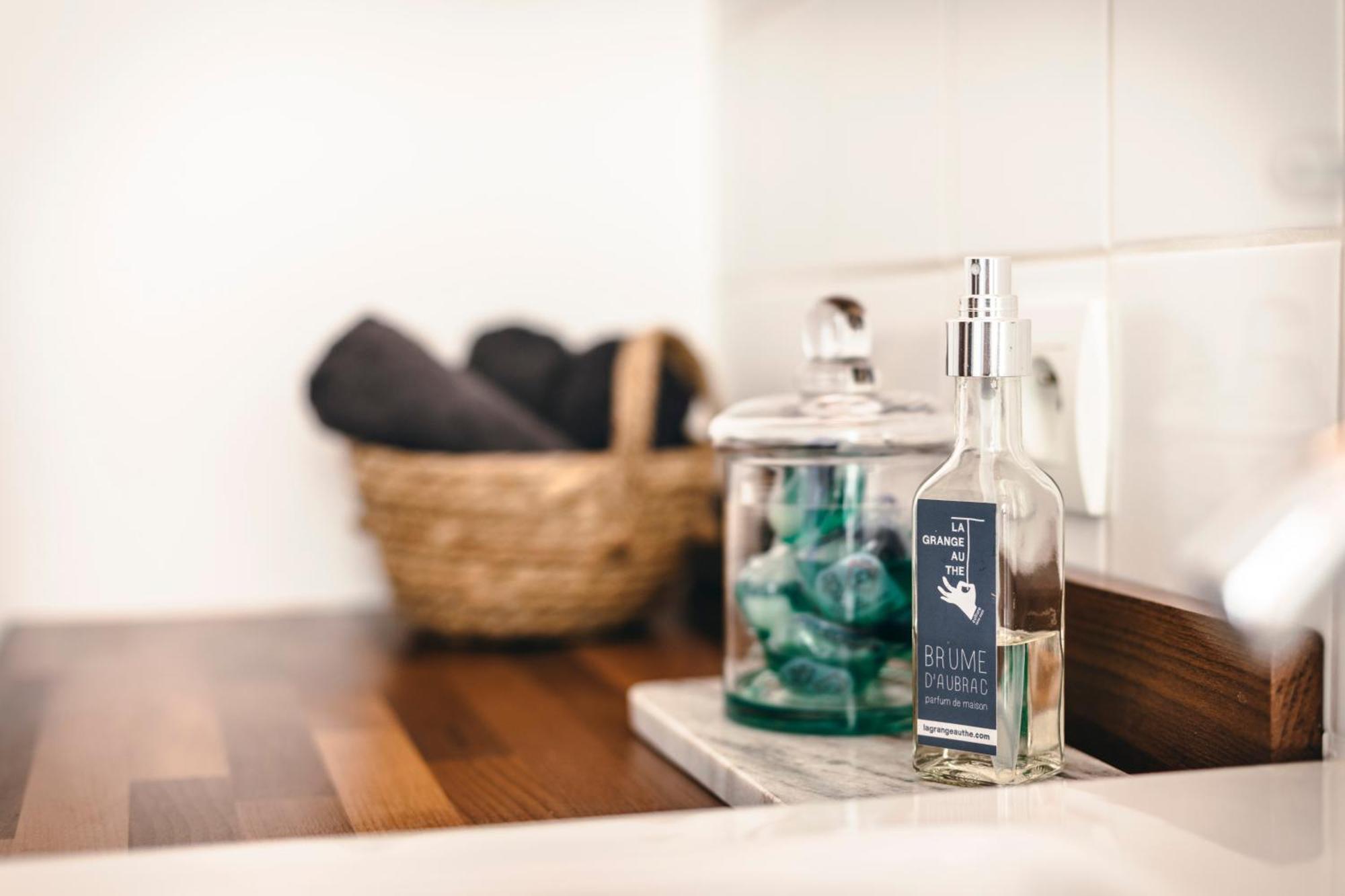 Appartement Cosy Au Coeur Du Village - Le Segala Montbazens Buitenkant foto